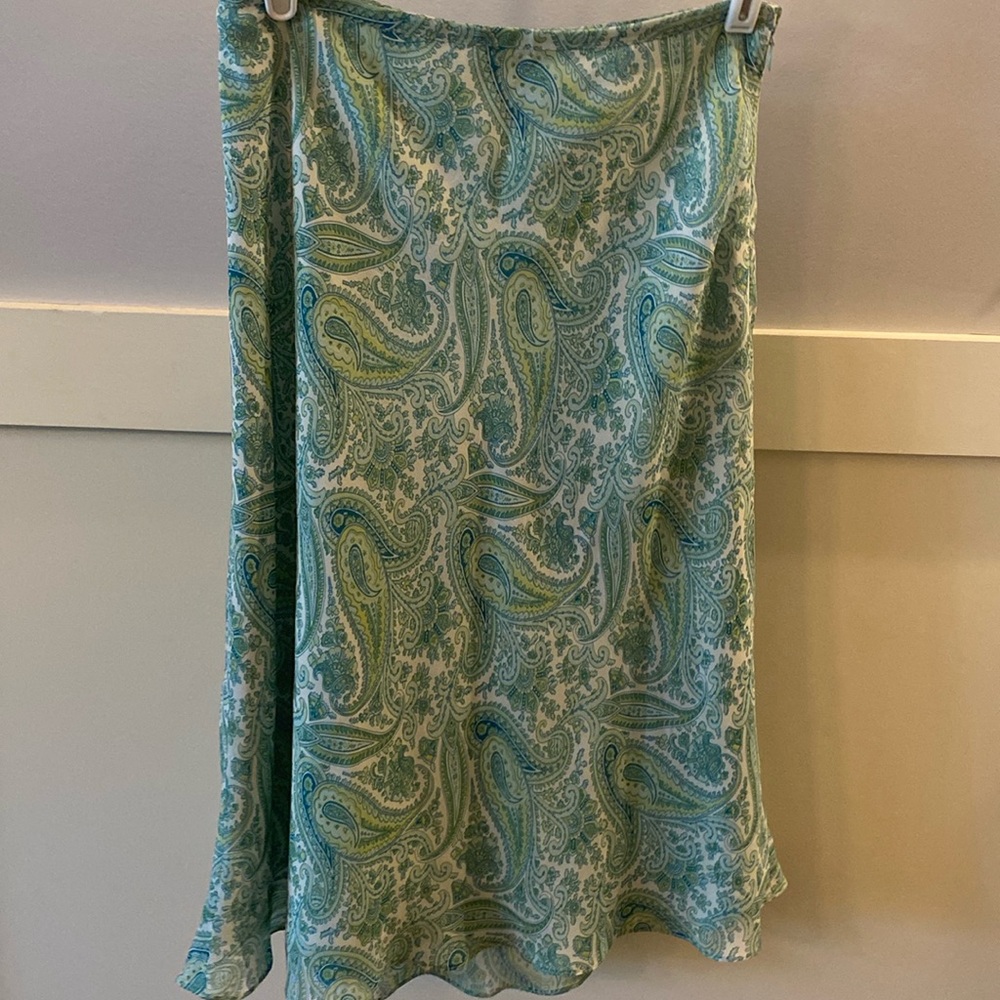 Ann Taylor cream and green Paisley skirt size 2